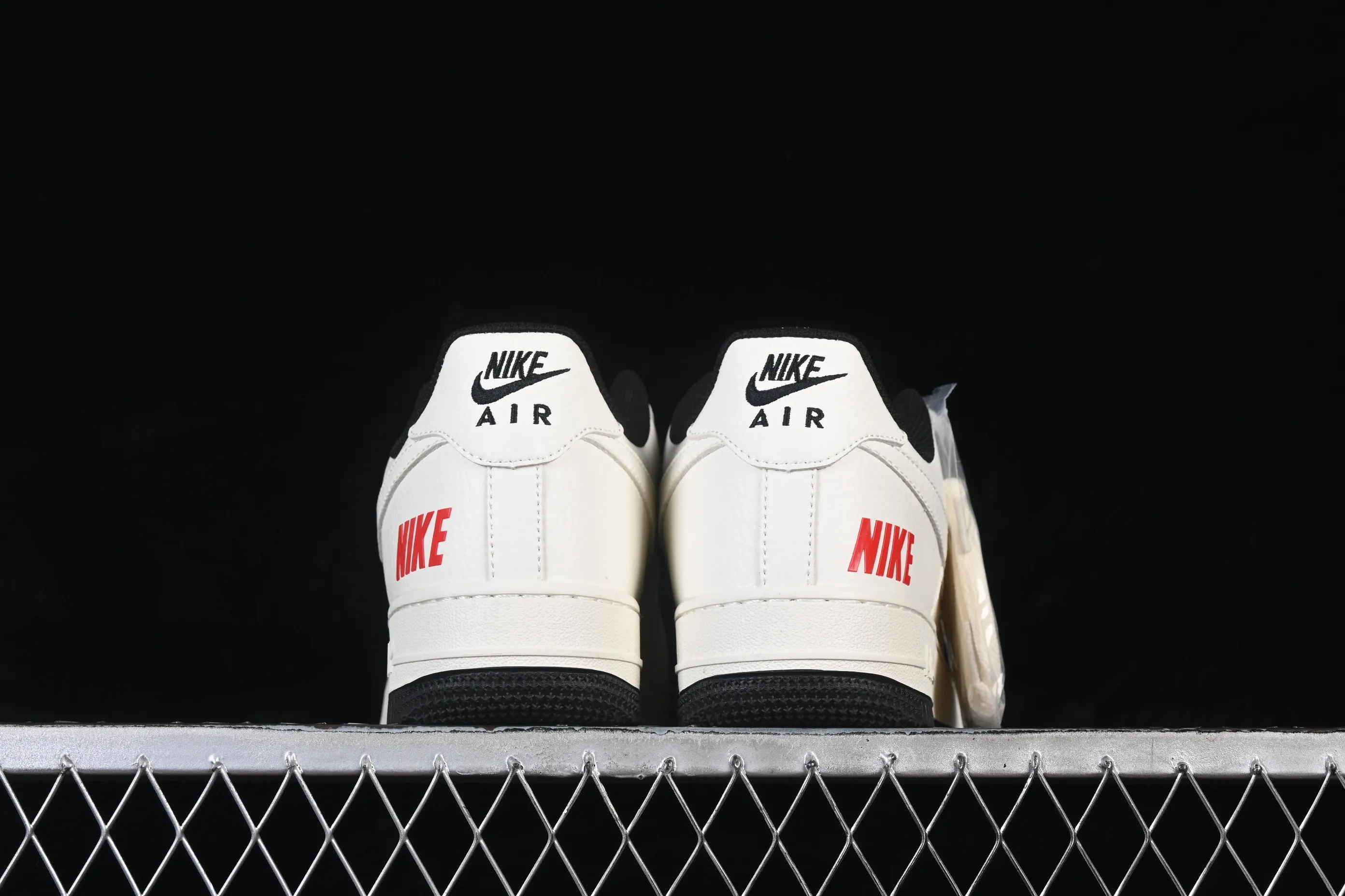 All categories Nk Air Force 1 Air Force series Nk Air Force 1 Low Air Force low-top Nike Air Force 1'07 Low beige black and red contrast Air Force 1 low-top casual sneakers MM3399-813